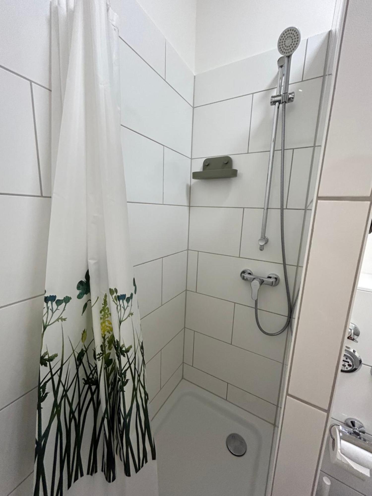 35 Qm Grosses Apartment Mit Eigenem Badezimmer In Den Elbvororten Гамбург Екстер'єр фото